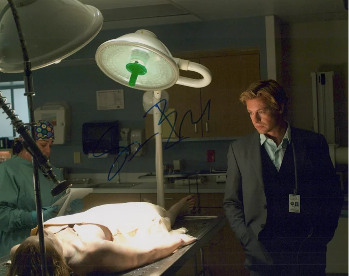 Simon Baker autograph