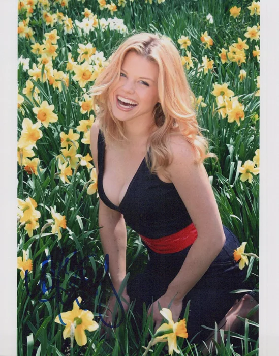 Megan Hilty autograph