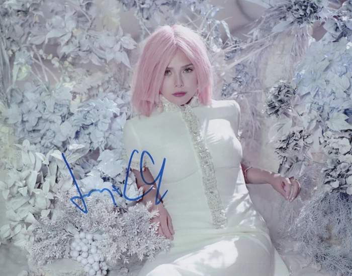 Elizabeth Olsen autograph