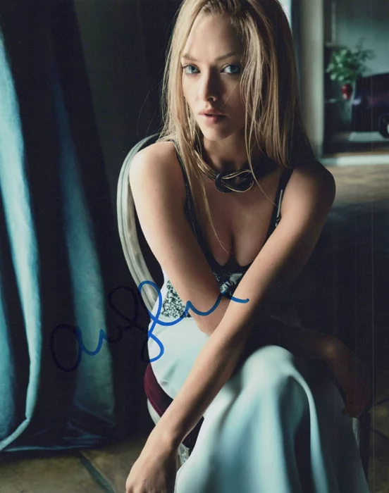 Amanda Seyfried autograph