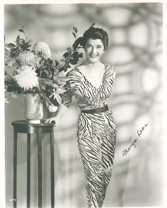 Margia Dean autograph