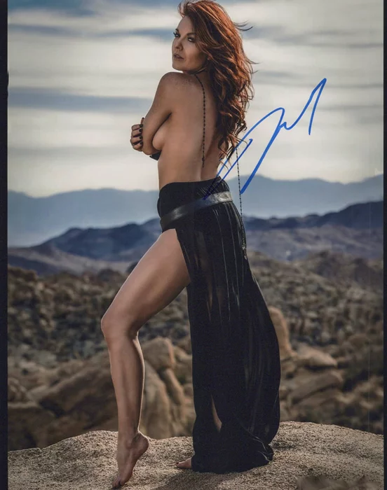 Jenae Noonan autograph