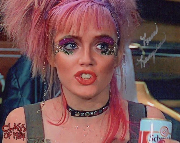 Lisa Langlois autograph