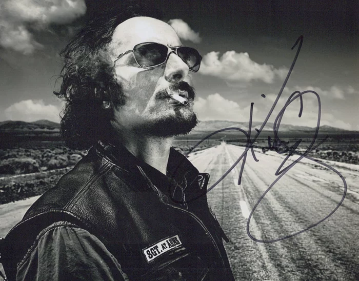 Kim Coates autograph