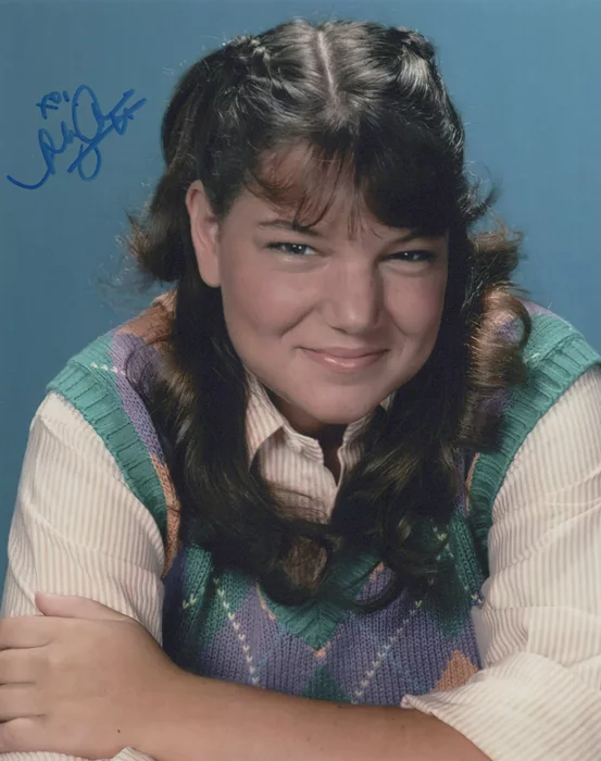 Mindy Cohn autograph