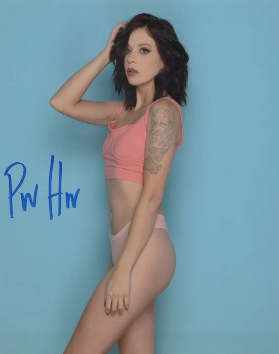 Paige Hoffman autograph