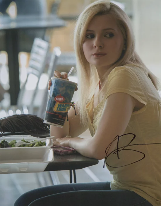 Abigail Breslin autograph