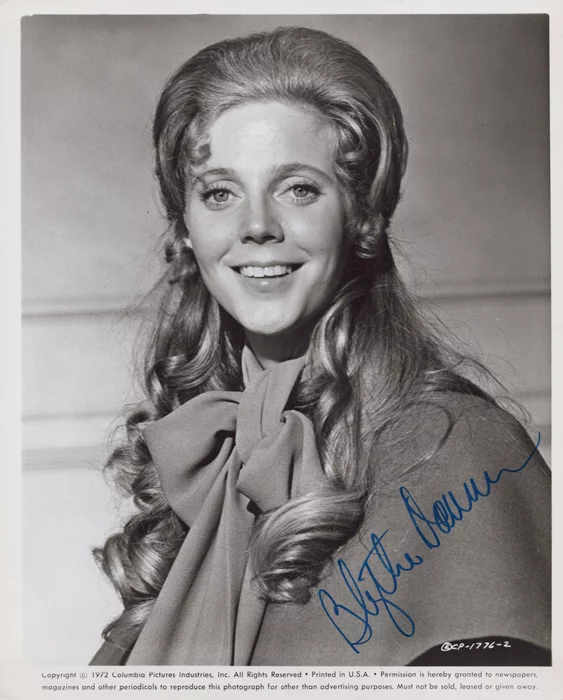 Blythe Danner autograph