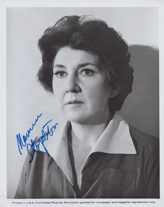 Maureen Stapleton autograph
