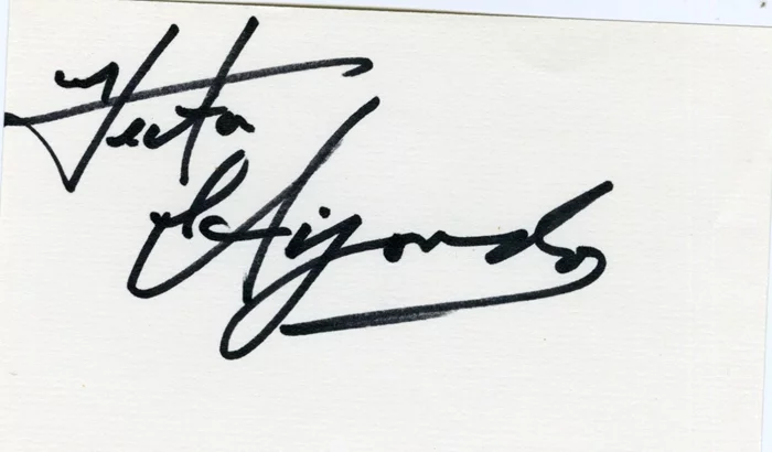 Hector Elizondo autograph