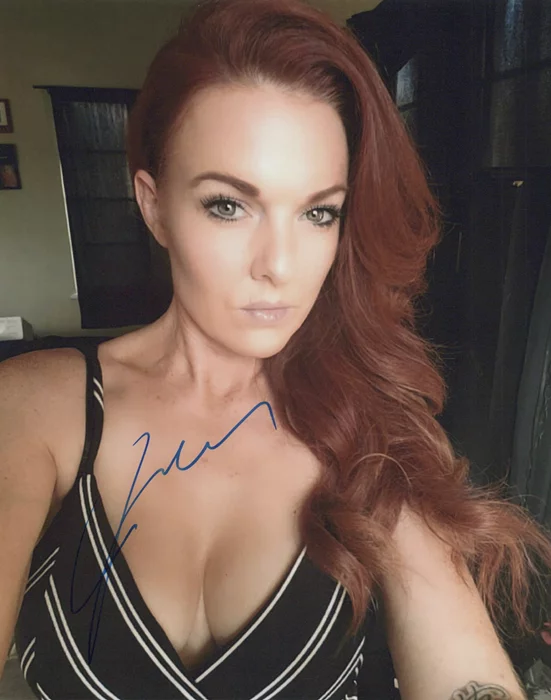 Jenae Noonan autograph