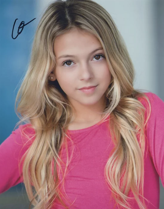 Coco Quinn autograph