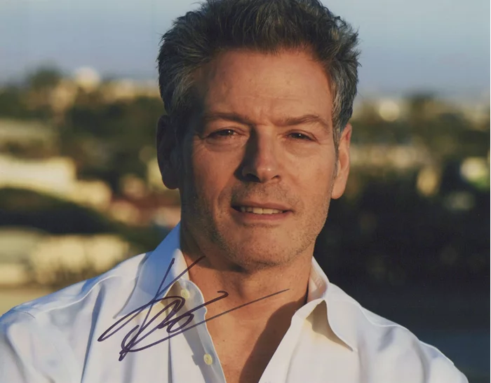 Kevin Spirtas autograph