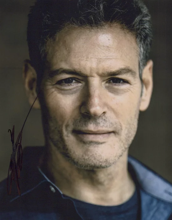 Kevin Spirtas autograph