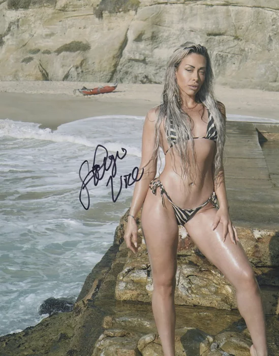 Jocelyn Vice autograph