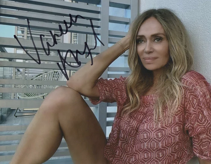 Vanessa Angel autograph