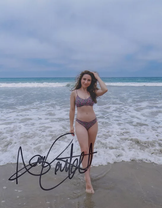 Ava Cantrell autograph