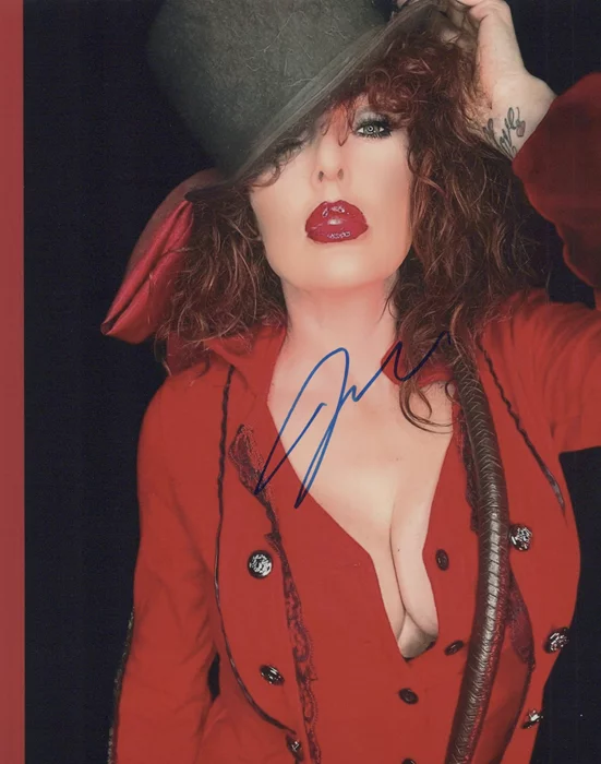 Jenae Noonan autograph