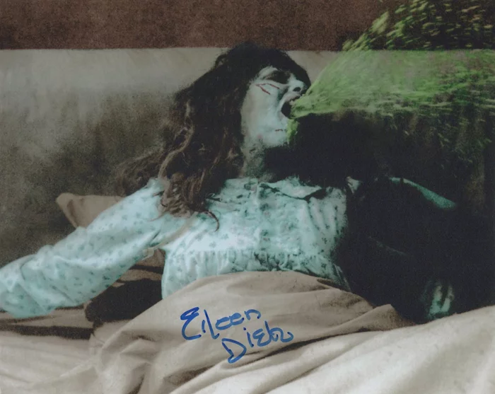 Eileen Dietz autograph