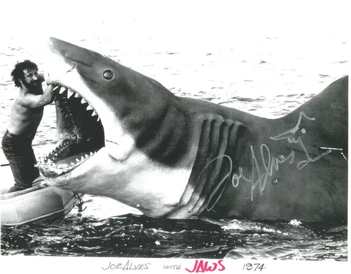 Joe Alves autograph