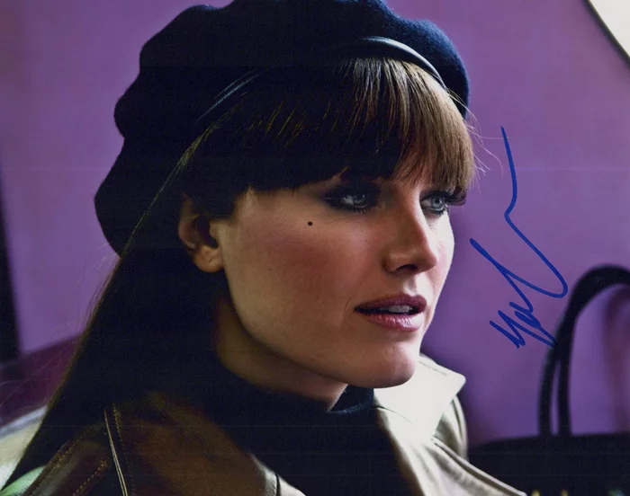 Malin Akerman autograph