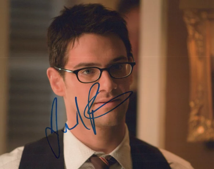 Justin Bartha autograph
