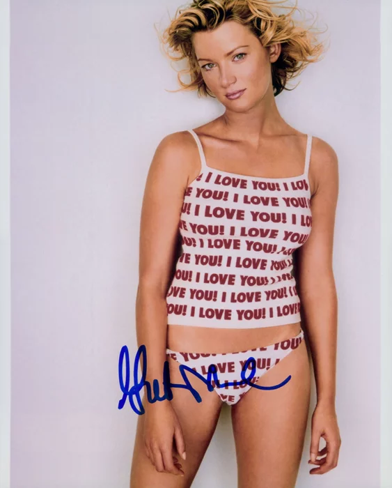 Gretchen Mol autograph