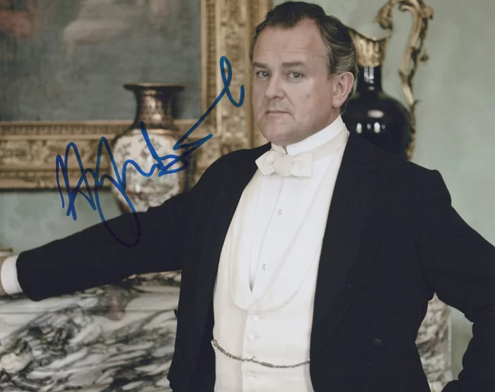 Hugh Bonneville autograph