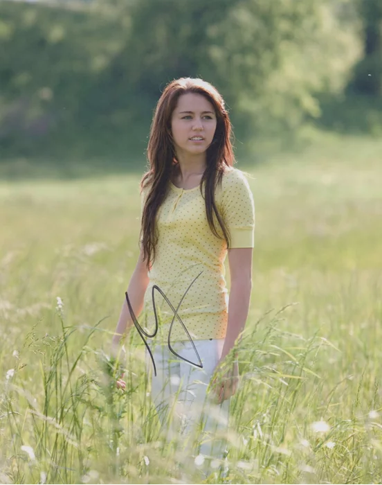 Miley Cyrus autograph