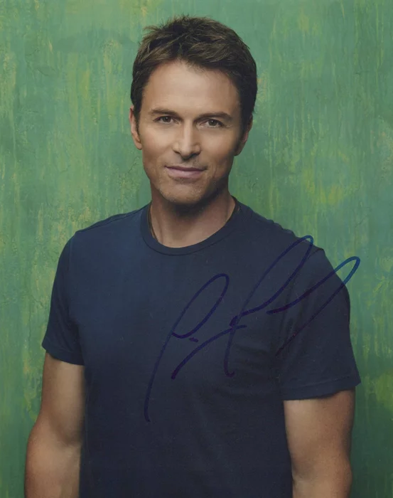 Tim Daly autograph