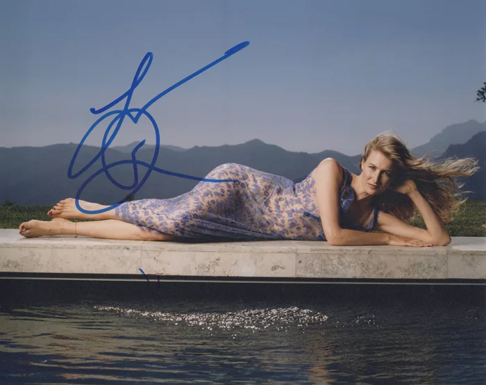 Laura Dern autograph