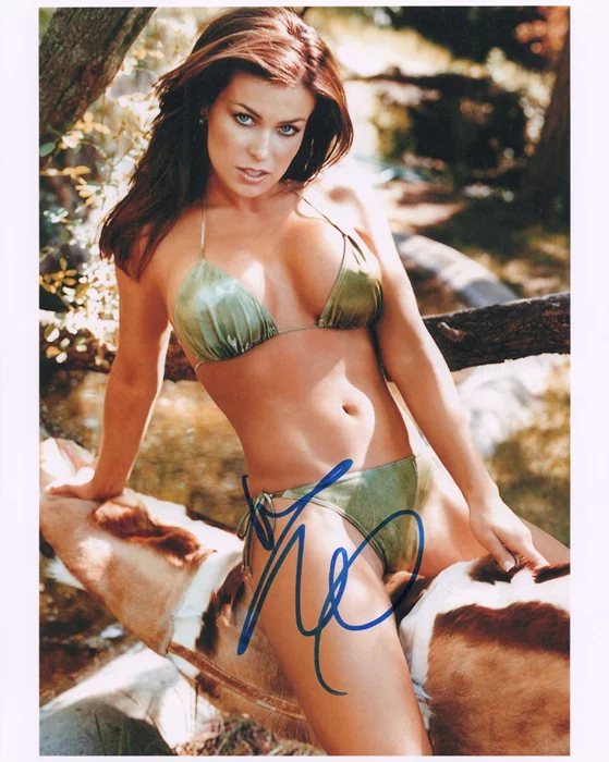 Carmen Electra autograph
