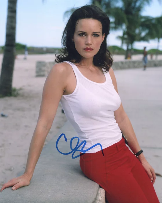 Carla Gugino autograph