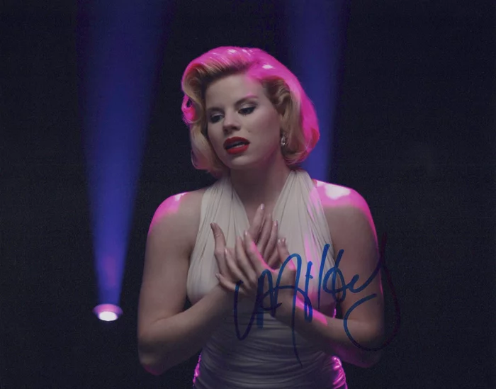 Megan Hilty autograph