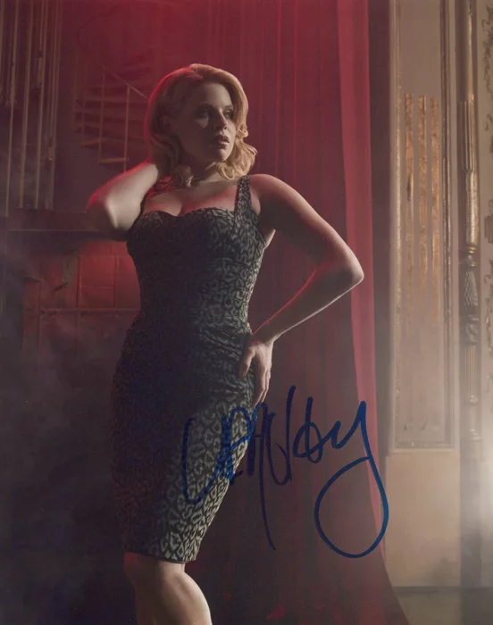 Megan Hilty autograph
