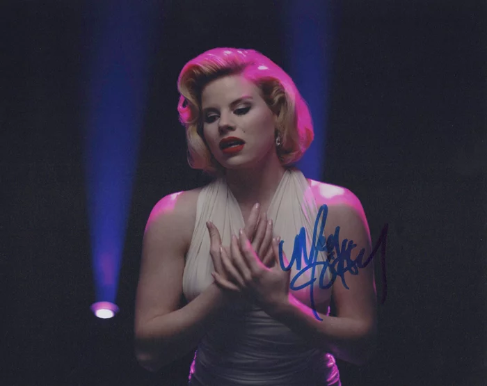 Megan Hilty autograph