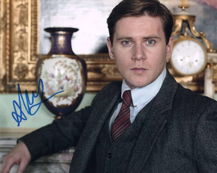 Allen Leech autograph