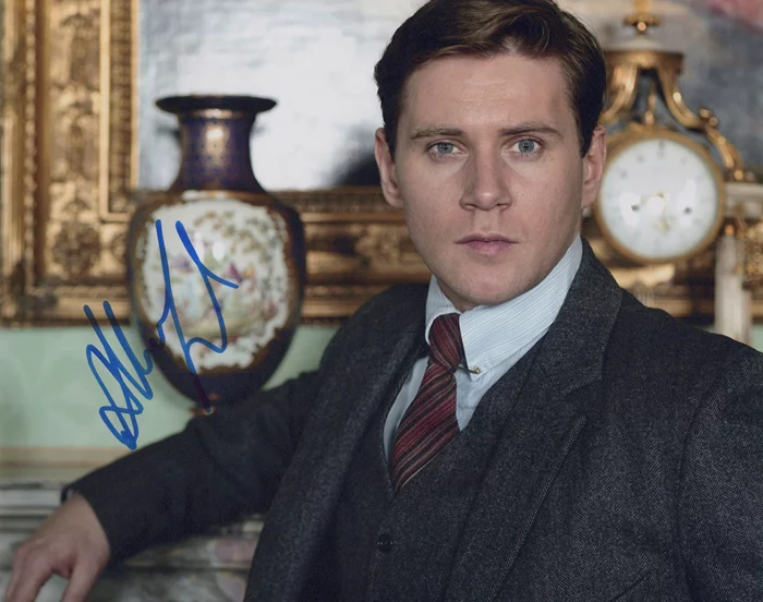 Allen Leech autograph