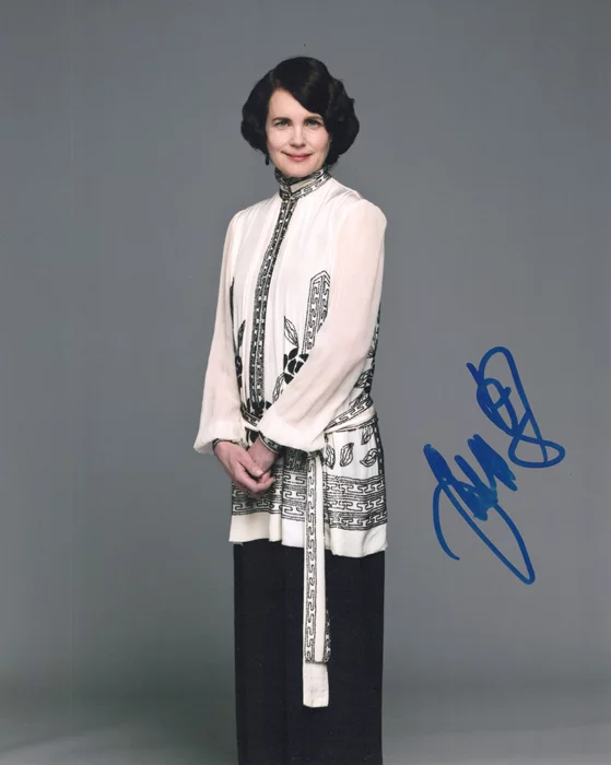 Elizabeth McGovern autograph