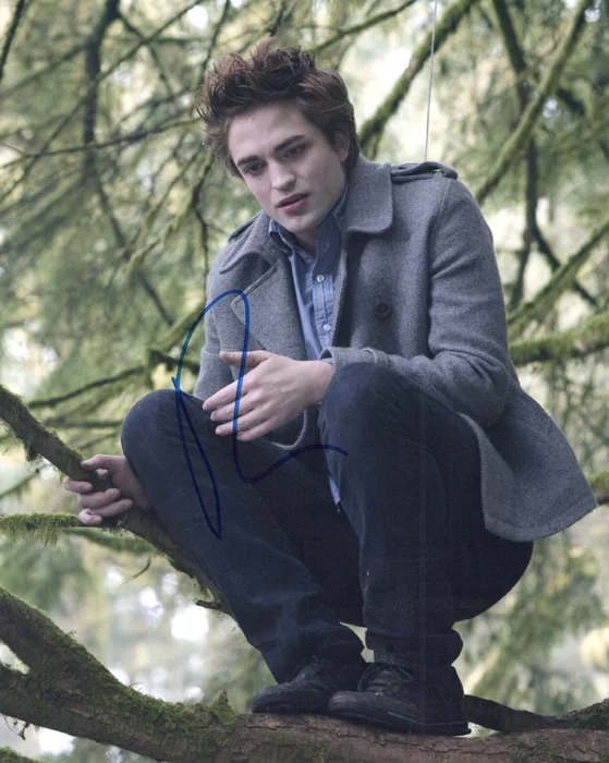 Robert Pattinson autograph