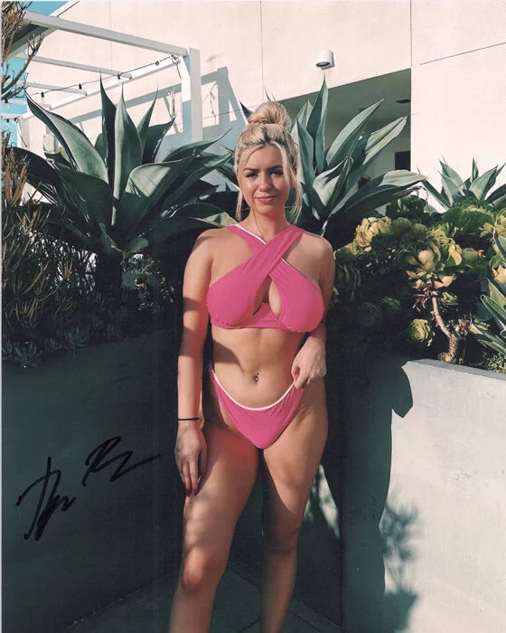 Brooke Boyer autograph