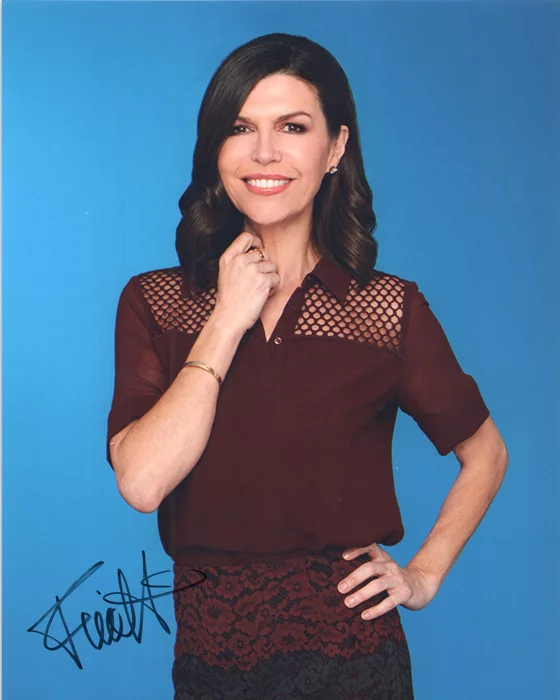 Finola Hughes autograph