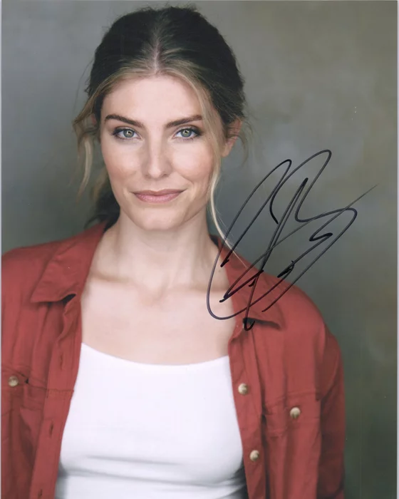 Caitlin Bassett autograph