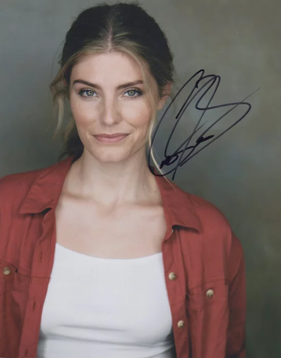 Caitlin Bassett autograph