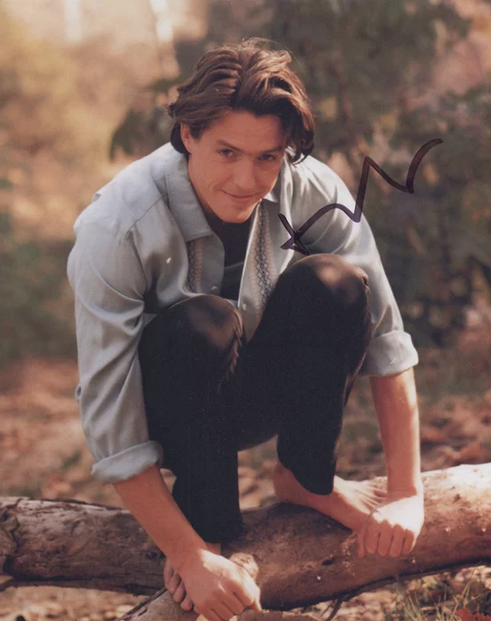 Hugh Grant autograph