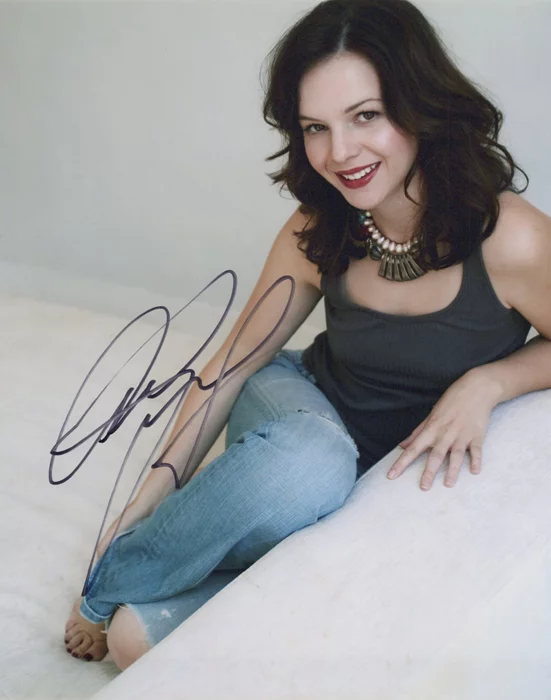 Amber Tamblyn autograph