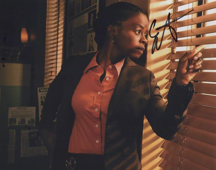 Erica Tazel autograph