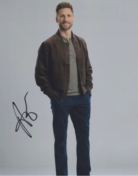 Andrew Walker autograph