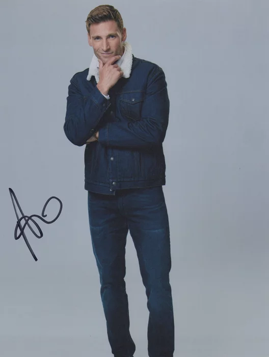 Andrew Walker autograph