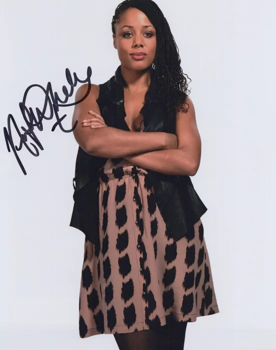 Nina Toussaint-White autograph